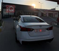 نيسان ألتيما